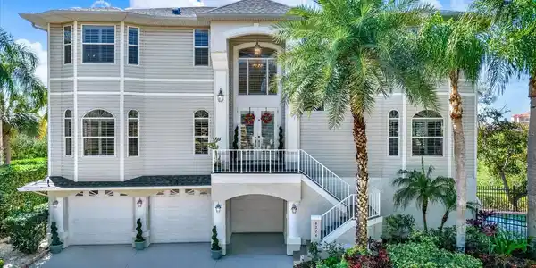 8224 EGRET WOODS CIRCLE