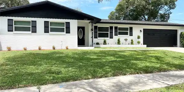 1328 RANCHWOOD DRIVE