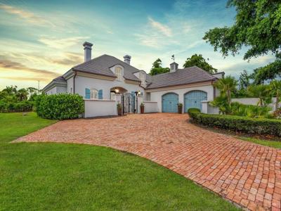 10020 MAGNOLIA POINTE