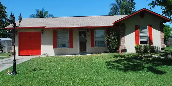 305 CHERRYWOOD LANE