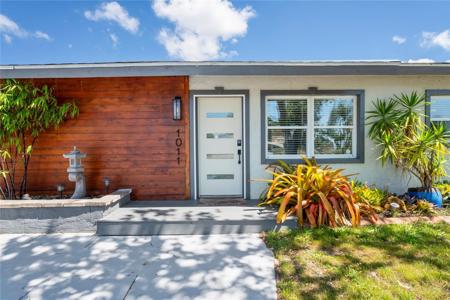 1011 DARTMOUTH DRIVE