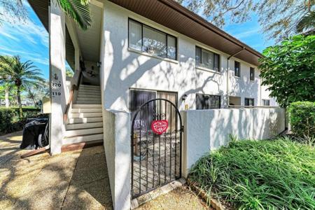 3500 EL CONQUISTADOR PARKWAY