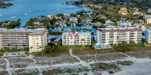 1100 TARPON CENTER DRIVE