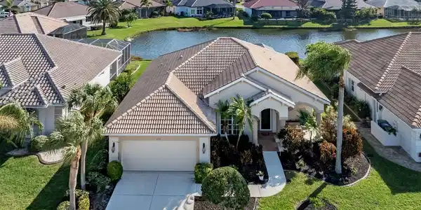 424 PEBBLE CREEK COURT