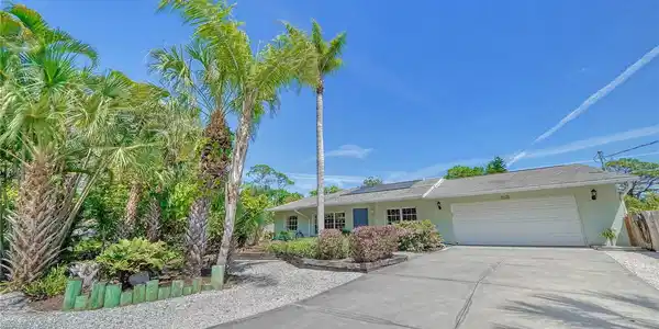 212 AVENIDA DE BAHIA