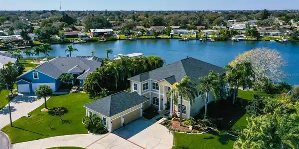428 ISLAND CAY WAY