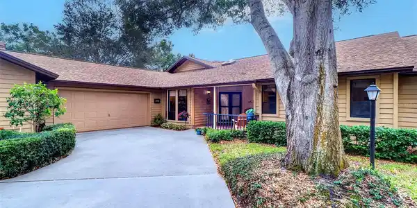 11700 PARKVIEW LANE