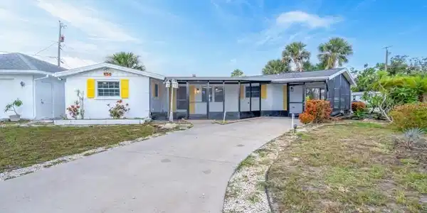 456 SANDLEWOOD DRIVE