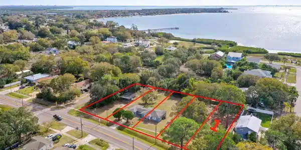 Home Site 1 SAINT PETERSBURG DRIVE W
