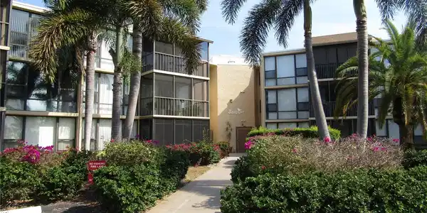 618 BIRD BAY DRIVE S