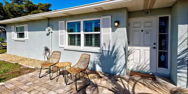 211 BEACH MANOR LANE