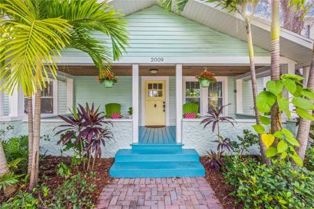 2009 6TH AVENUE W