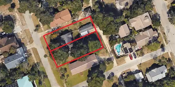 909 Live Oak STREET