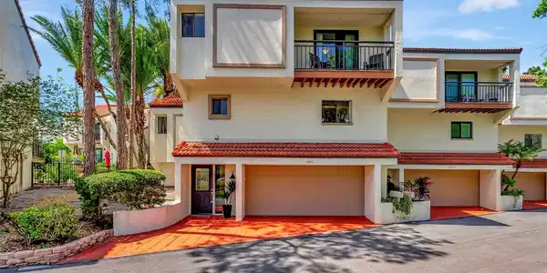 240 WINDWARD PASSAGE