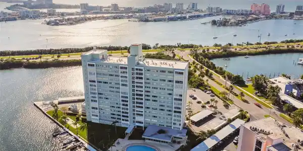 31 ISLAND WAY