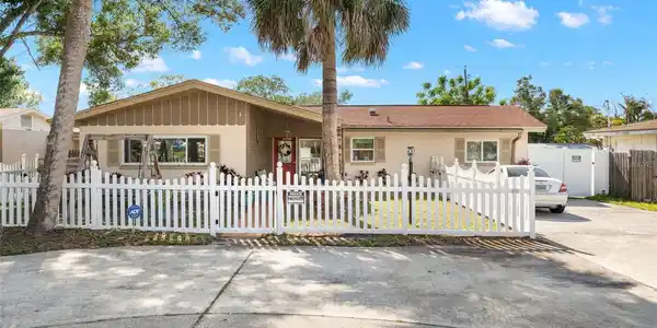2209 PHILIPPE PARKWAY
