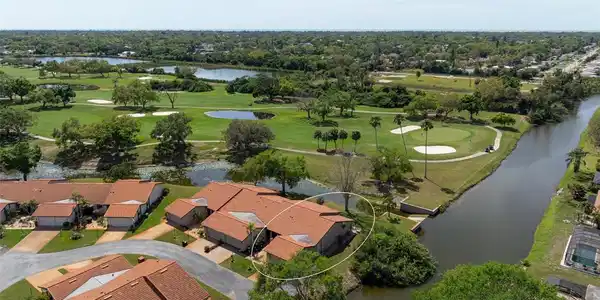 869 COUNTRY CLUB CIRCLE