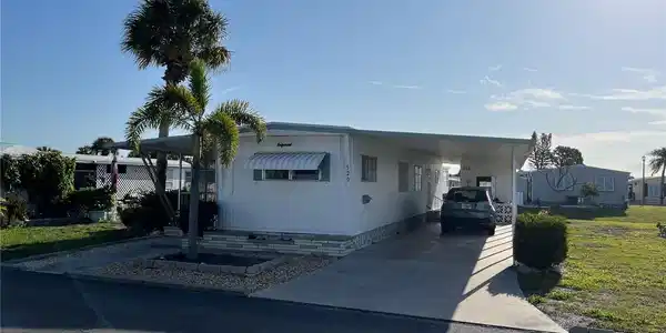 520 ROMA ROAD