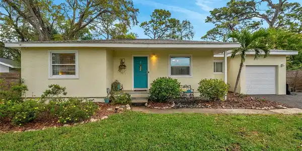 7 BELLE MEADE CIRCLE
