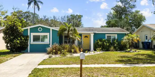 2211 LAUREN DRIVE