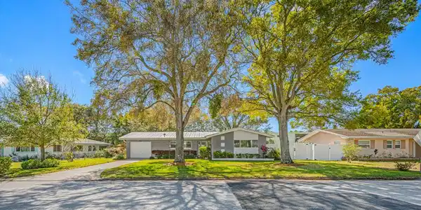 2914 SUNSET BOULEVARD