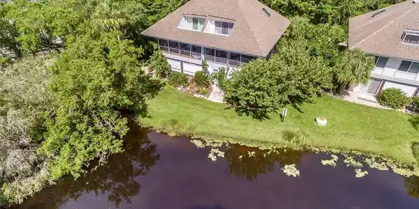 1039 BEACH ROAD