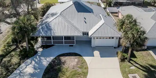 908 CIRCLE DRIVE