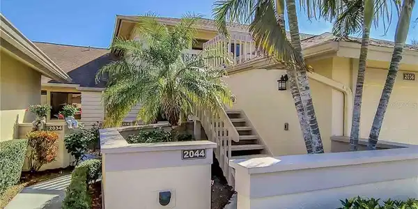 2044 OAKRIDGE CIRCLE