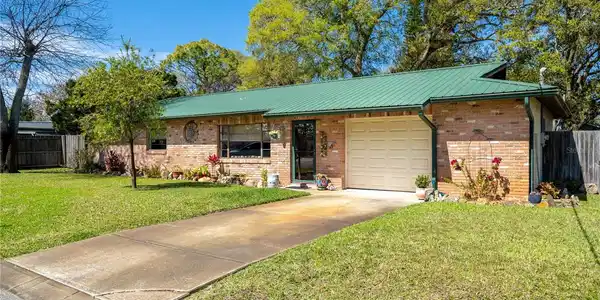 125 PELICAN PLACE