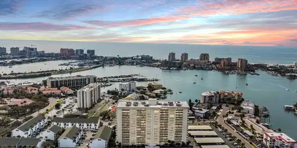400 ISLAND WAY
