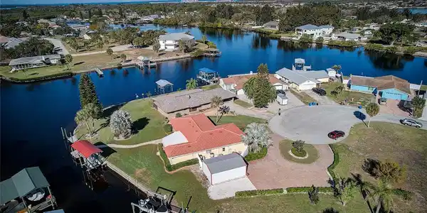 1210 SABLE COVE