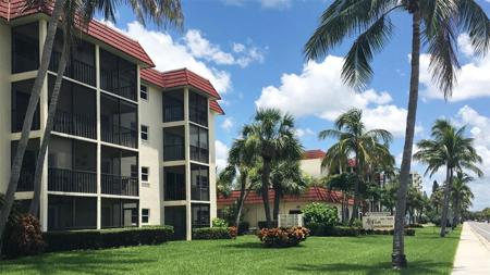 915 BEACH ROAD