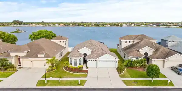 1764 MIRA LAGO CIRCLE