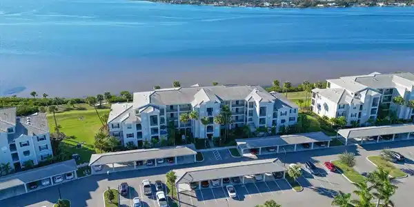 910 TIDEWATER SHORES