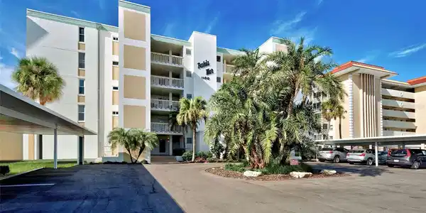 1100 TARPON CENTER DRIVE