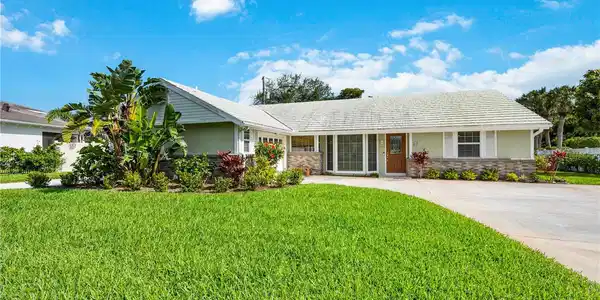 201 BAYSIDE DRIVE