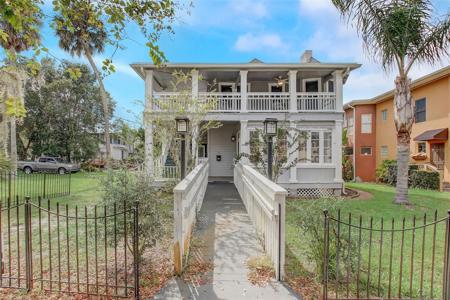 114 LIVE OAK STREET