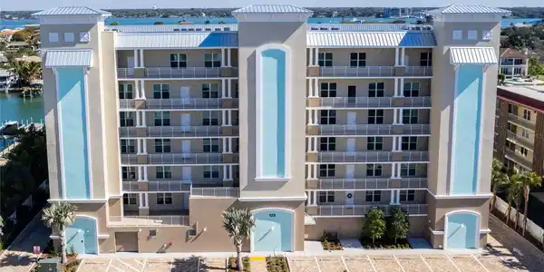 125 ISLAND WAY