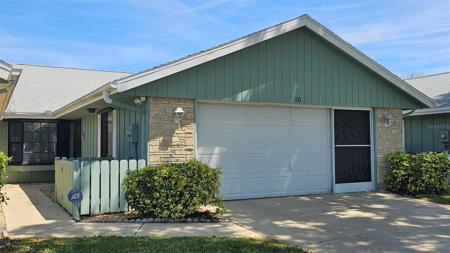 10 LAKE FAIRGREEN CIRCLE
