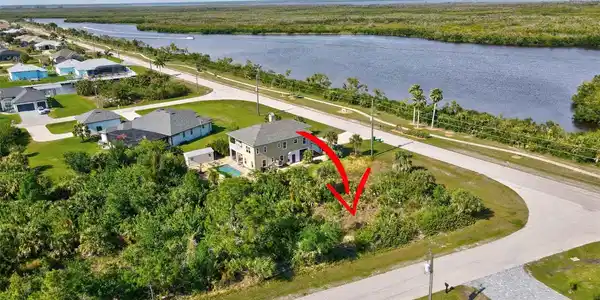 15645 SEAFOAM CIRCLE
