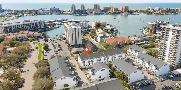 320 ISLAND WAY