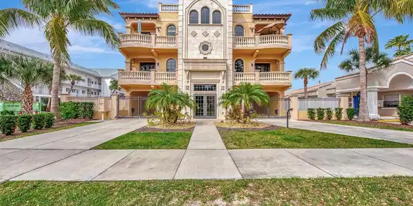 710 W VENICE AVENUE