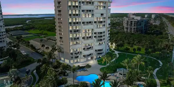 5051 N HIGHWAY A1A
