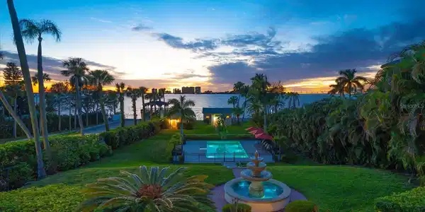 208 MAGNOLIA DRIVE