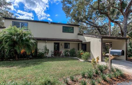 2216 CIRCLEWOOD DRIVE