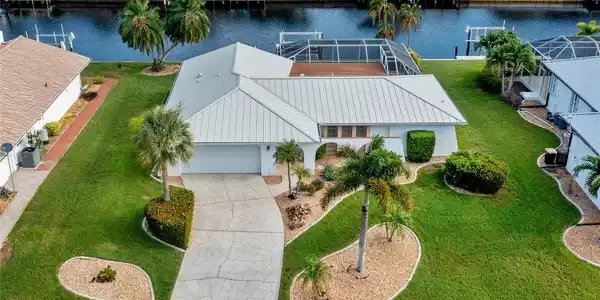 1118 TREASURE CAY COURT