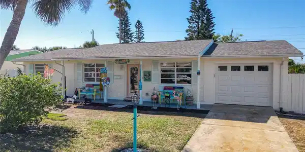 18 OCEAN CREST DRIVE