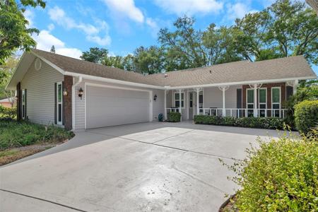 6924 ARBOR OAKS CIRCLE