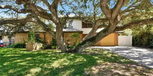 3839 SANDSTONE COURT