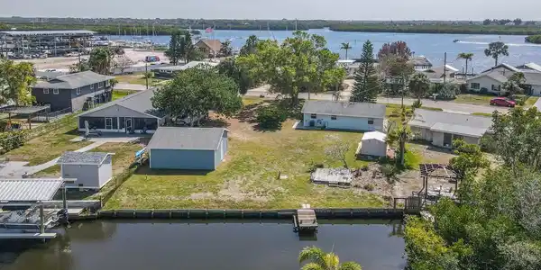 3417 W SHELL POINT ROAD